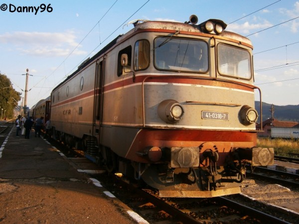 310 cuplata la R5207 gata sa plece spre Marasesti.jpg