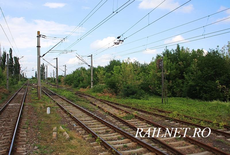 Separator catenara catre racordul cu Otopeni.jpg (115.29 KiB) Vizualizat de 9782 ori Separator catenara catre racordul cu Otopeni.jpg