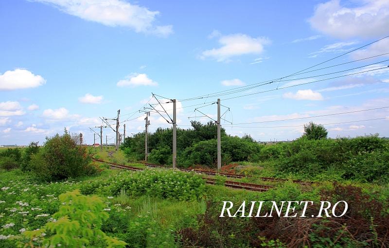 Ne despartim de linia de centura ce continua intr-o curba la dreapta catre Otopeni..jpg (86.25 KiB) Vizualizat de 9782 ori Ne despartim de linia de centura ce continua intr-o curba la dreapta catre Otopeni..jpg