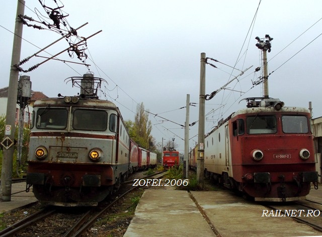 41-0892-4 & 41-0001-2 in depoul BC, 20.11.2012.jpg
