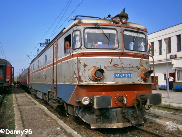 41-0710-8 a depoului Cluj cu R4142 Bistrita Nord - Deda.JPG
