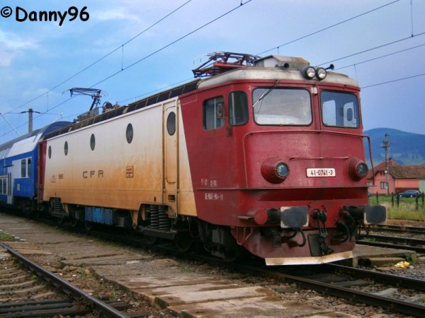 41-0741-3 a depoului Galati cu R5212 in Miercurea Ciuc.JPG