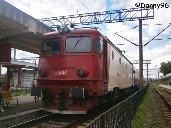 41-0655-5 a depoului Iasi cu R5406 in Bacau.jpg