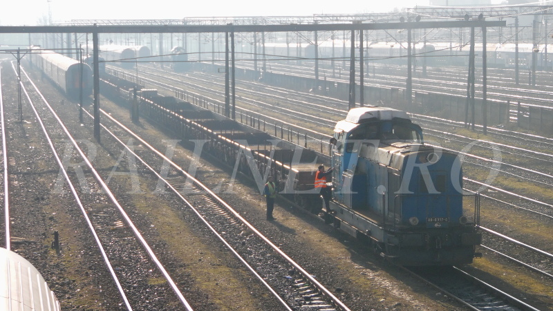 Masina 80-0317-0 a CFR Calatori si trenul special in grupa de formare de la Grivita.JPG (224.25 KiB) Vizualizat de 17600 ori Masina 80-0317-0 a CFR Calatori si trenul special in grupa de formare de la Grivita.JPG