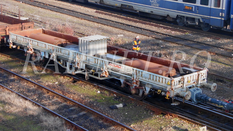 Vagon tip Lns pe osii independente pentru transbordare.JPG (207.4 KiB) Vizualizat de 17600 ori Vagon tip Lns pe osii independente pentru transbordare.JPG