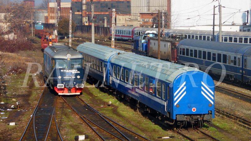 Aceasta inainteaza lent in urma convoiului.JPG (215.67 KiB) Vizualizat de 17600 ori Aceasta inainteaza lent in urma convoiului.JPG