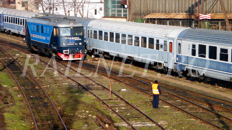 1566 se inscrie incet catre una din primele linii de la "parapet".JPG (213.91 KiB) Vizualizat de 17600 ori 1566 se inscrie incet catre una din primele linii de la "parapet".JPG