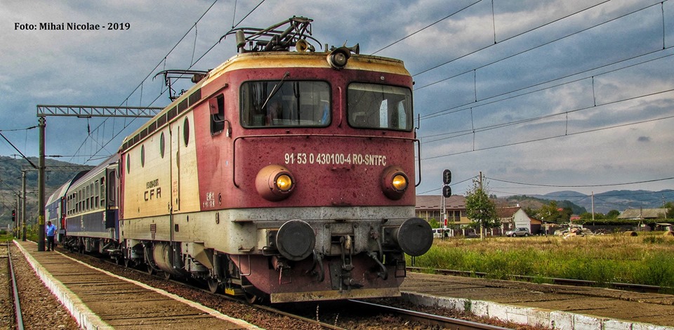 EC 100.jpg